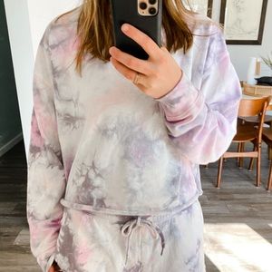 Colsie pink purple tie dye crop pullover